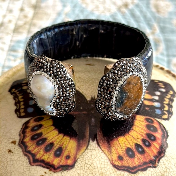 Cuff mabe freshwater pearl encrusted with hematite colored crystals on one side - Picture 1 of 16